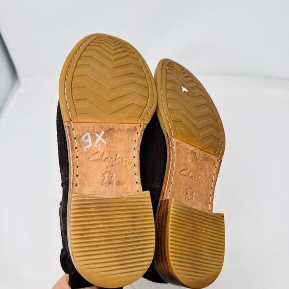 Clarks Clarkdale Arlo Chelsea Low Heel Ankle Boot Brown Suede Size 5.5M - Picture 8 of 11